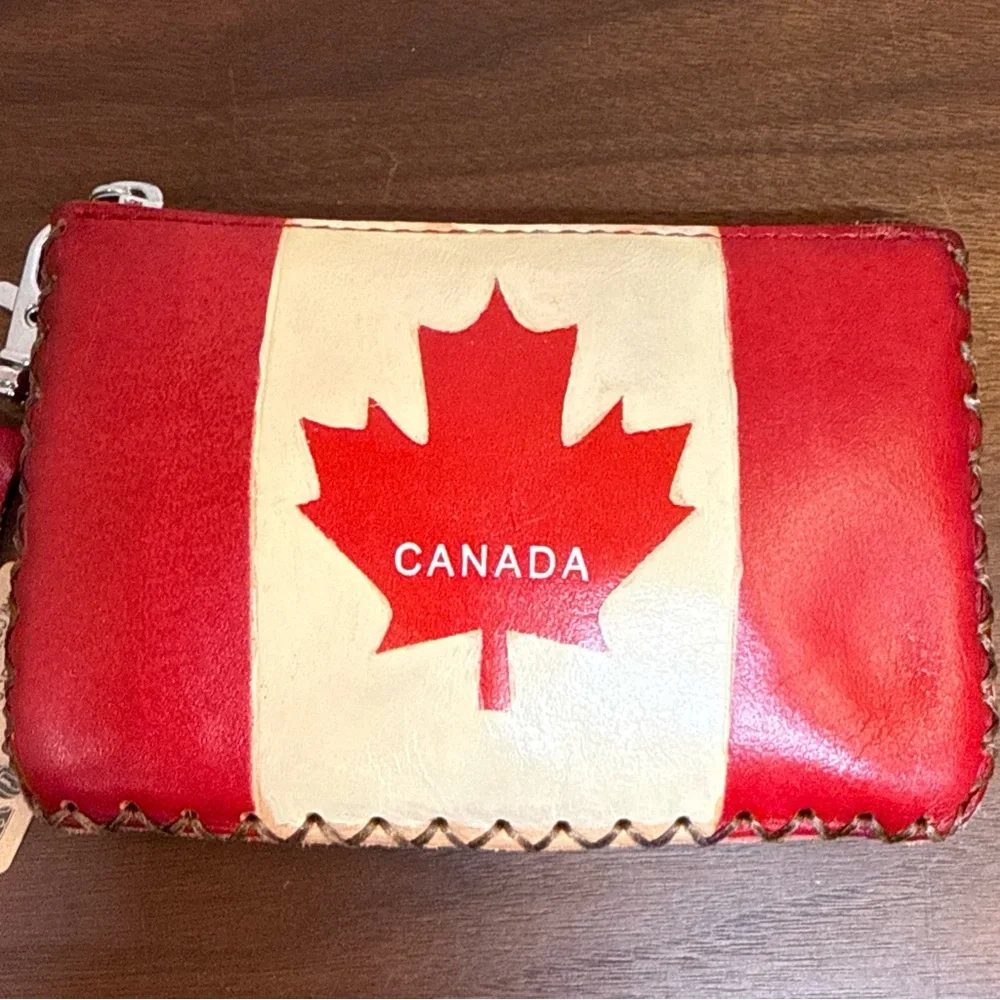 NWT CCJ Canada‎ Flag Handcrafted Leather Coin Purse Detachable Wristlet Strap